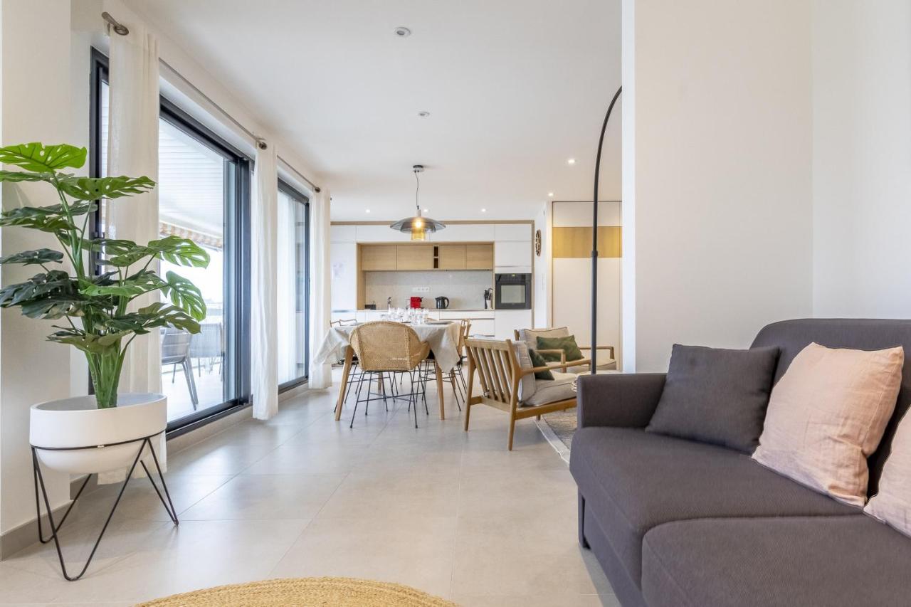 Grand Appartement De Standing Avec Terrasse Vue Port Au Centre De 瓦讷 外观 照片